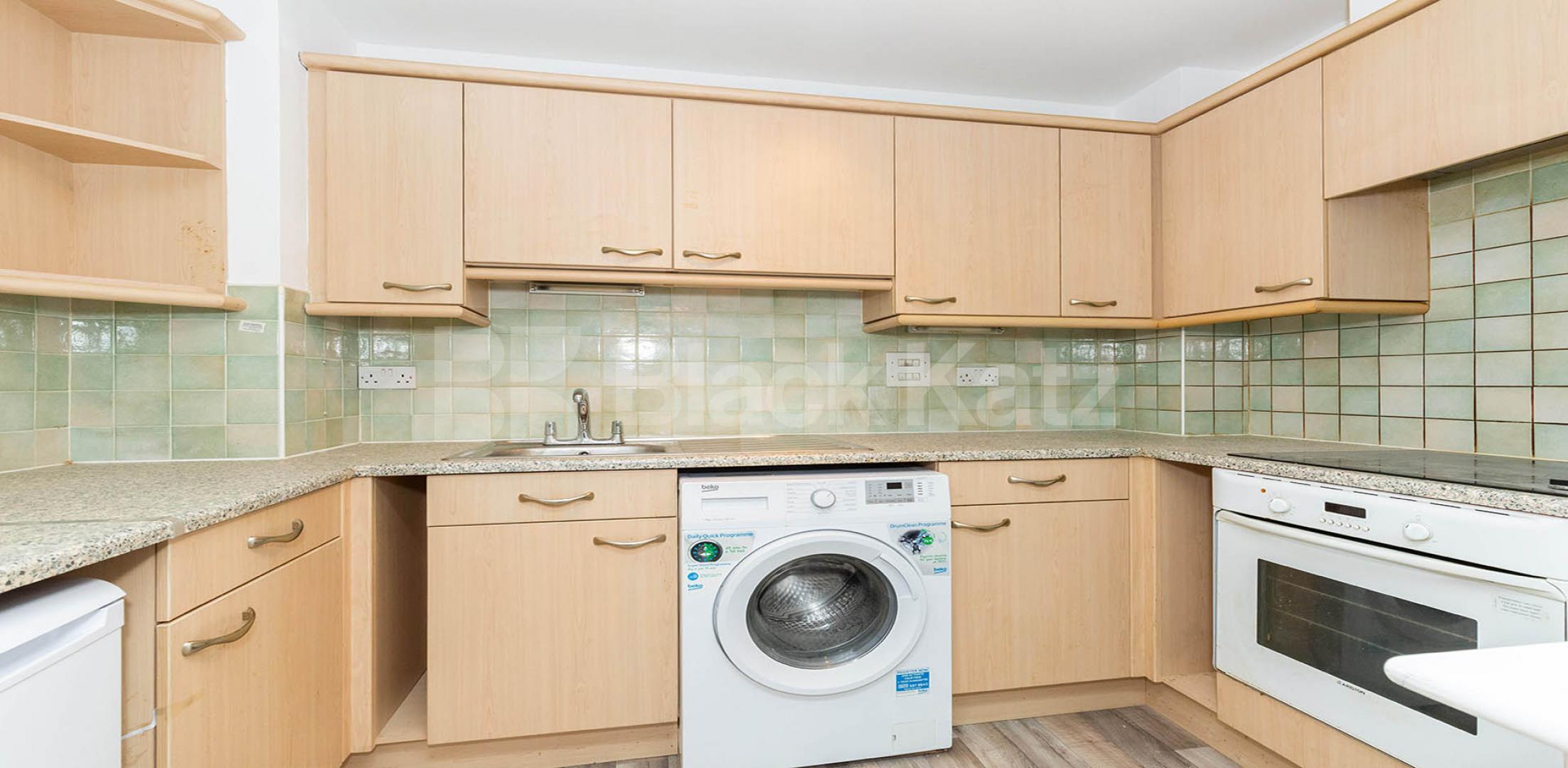 			1 Bedroom, 1 bath, 1 reception Apartment			 Commercial Road E1, Aldgate / Whitechapel